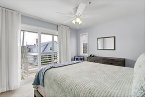 Sandpeddler Inn & Suites