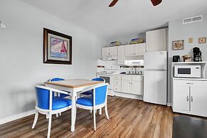 Sandpeddler Inn & Suites