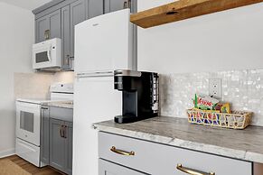 Sandpeddler Inn & Suites