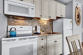 Sandpeddler Inn & Suites