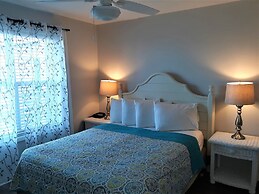Sandpeddler Inn & Suites