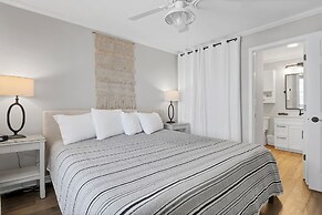 Sandpeddler Inn & Suites