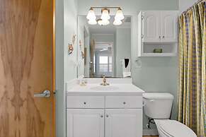 Sandpeddler Inn & Suites