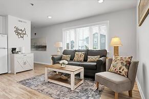 Sandpeddler Inn & Suites