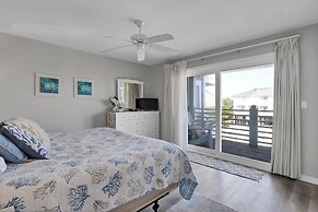 Sandpeddler Inn & Suites