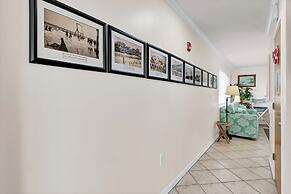 Sandpeddler Inn & Suites