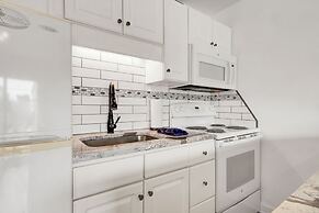 Sandpeddler Inn & Suites