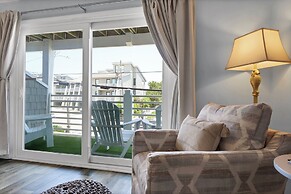 Sandpeddler Inn & Suites