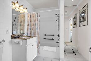 Sandpeddler Inn & Suites