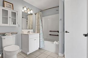 Sandpeddler Inn & Suites