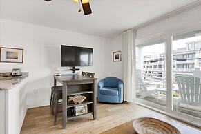 Sandpeddler Inn & Suites