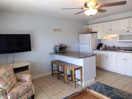 Sandpeddler Inn & Suites