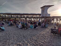 Sandpeddler Inn & Suites