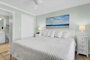 Sandpeddler Inn & Suites