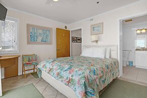 Sandpeddler Inn & Suites