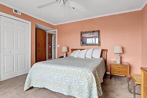 Sandpeddler Inn & Suites