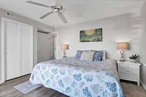 Sandpeddler Inn & Suites