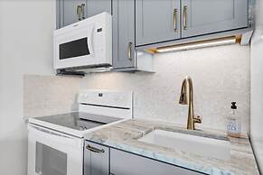 Sandpeddler Inn & Suites