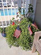 Sandpeddler Inn & Suites