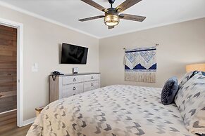 Sandpeddler Inn & Suites