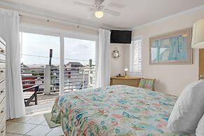 Sandpeddler Inn & Suites