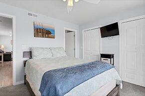 Sandpeddler Inn & Suites