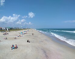 Sandpeddler Inn & Suites