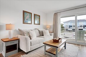 Sandpeddler Inn & Suites