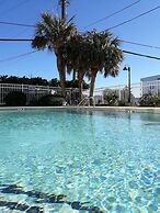 Sandpeddler Inn & Suites