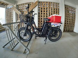 Sandpeddler Inn & Suites