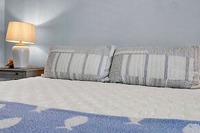 Sandpeddler Inn & Suites