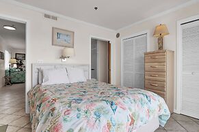 Sandpeddler Inn & Suites