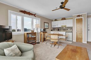 Sandpeddler Inn & Suites