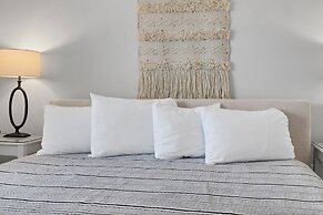 Sandpeddler Inn & Suites