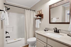 Sandpeddler Inn & Suites