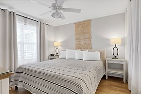 Sandpeddler Inn & Suites