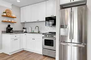 Sandpeddler Inn & Suites