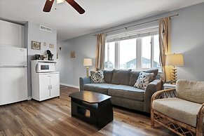 Sandpeddler Inn & Suites