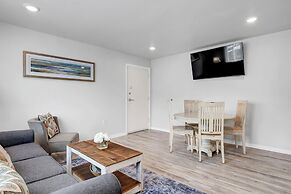 Sandpeddler Inn & Suites