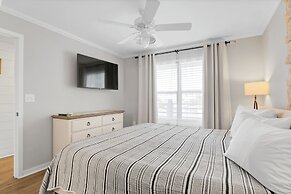 Sandpeddler Inn & Suites