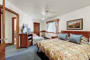 Lake Arrowhead - Dreamin' 3 Bedroom Home by RedAwning