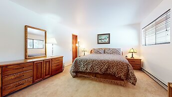 Rainbow S 4 3 Bedroom Condo by RedAwning