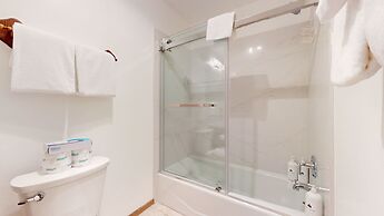 Rainbow S 4 3 Bedroom Condo by RedAwning