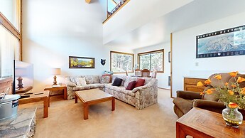 Rainbow S 4 3 Bedroom Condo by RedAwning