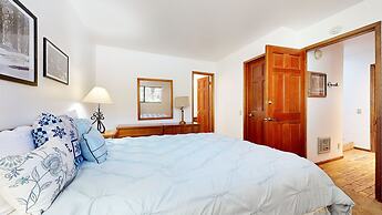 Rainbow S 4 3 Bedroom Condo by RedAwning