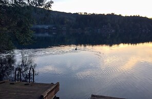 97mf - Lakeside - Dock - Bbq - Pets Ok - Sleeps 6 3 Bedroom Home by Re