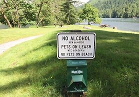 97mf - Lakeside - Dock - Bbq - Pets Ok - Sleeps 6 3 Bedroom Home by Re