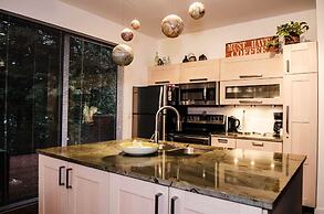 83mf - Lakeside - Hot Tub - Bbq - Dock - Sleeps 4 2 Bedroom Home by Re