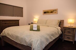 83mf - Lakeside - Hot Tub - Bbq - Dock - Sleeps 4 2 Bedroom Home by Re