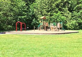 83mf - Lakeside - Hot Tub - Bbq - Dock - Sleeps 4 2 Bedroom Home by Re